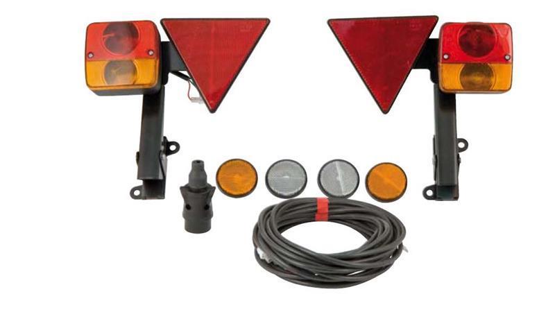 KOMPLET LUČI Z ZASKOČNIM NAGIBOM 